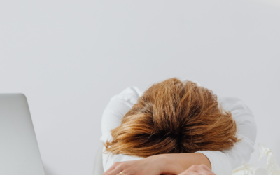Souffrance psychique au travail : ce que la loi ne tranchera pas, le corps le vit déjà.